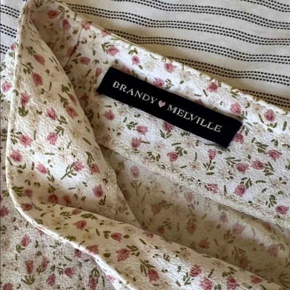 Brandy Melville Floral Wrap Skirt. EUC - Picture 3 of 5